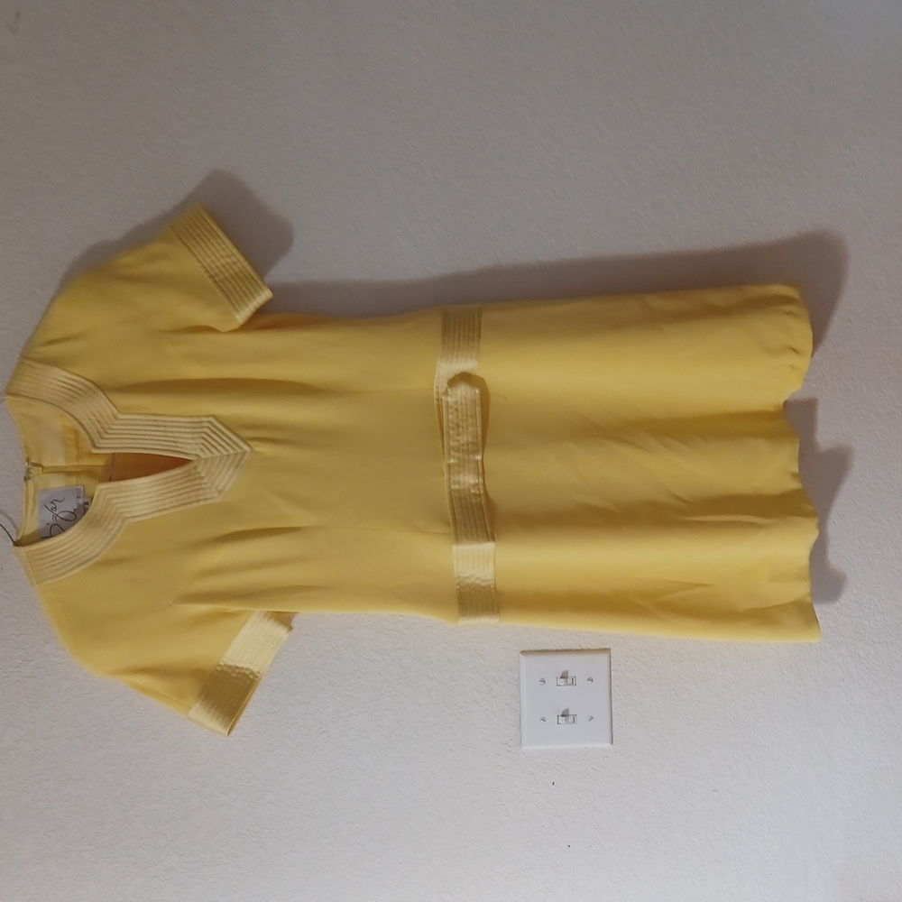B'zar bright yellow formal dress size 6. 🌞 ✨️
